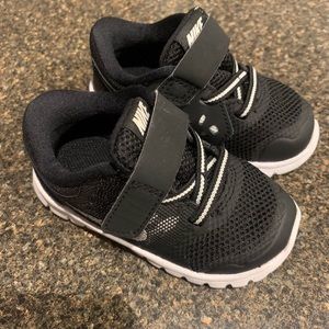 Toddler Nike Black Sneakers 5C